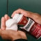 PRORASO Schiuma Da Barba Barbe Dure Emolliente E Nutriente Con Olio Di Sandalo E Burro Di Karitè 400 ml