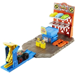 Monster Trucks - playset Stazione Esplosiva