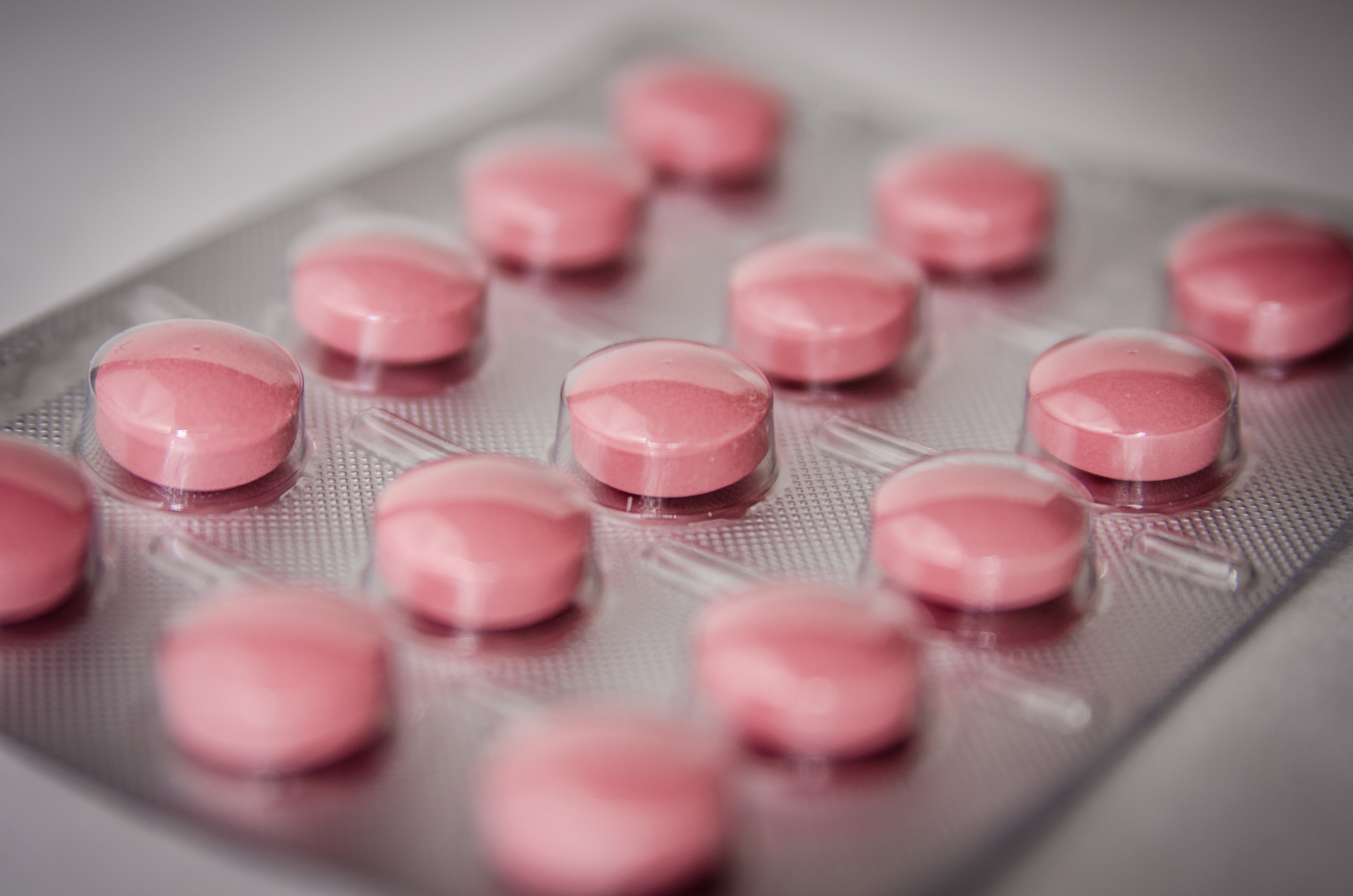 Imparare a leggere il bugiardino: guida all'uso corretto dei farmaci