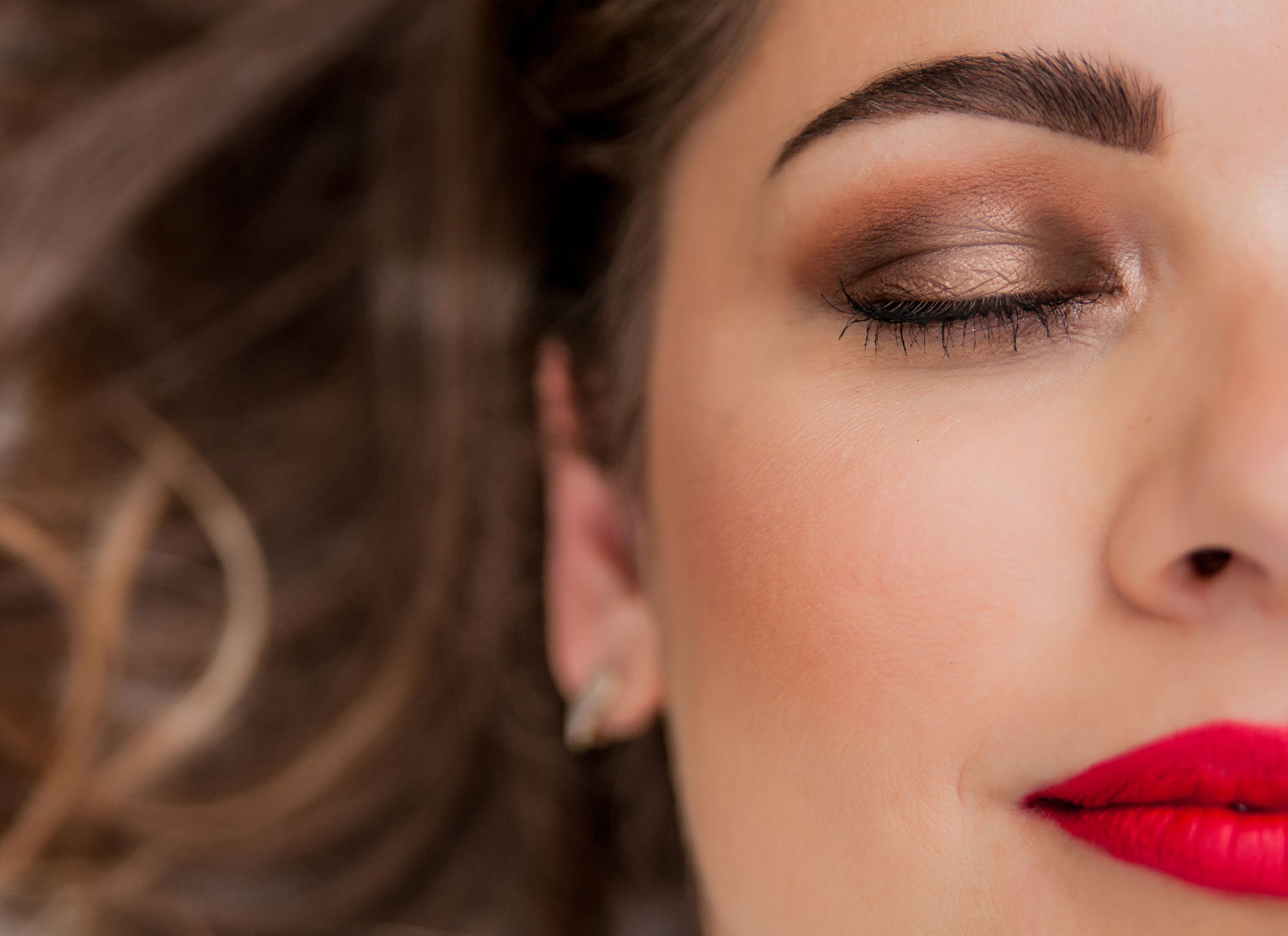 Halo Eye Make Up: scopri come fare un trucco occhi facilissimo (e luminosissimo)!