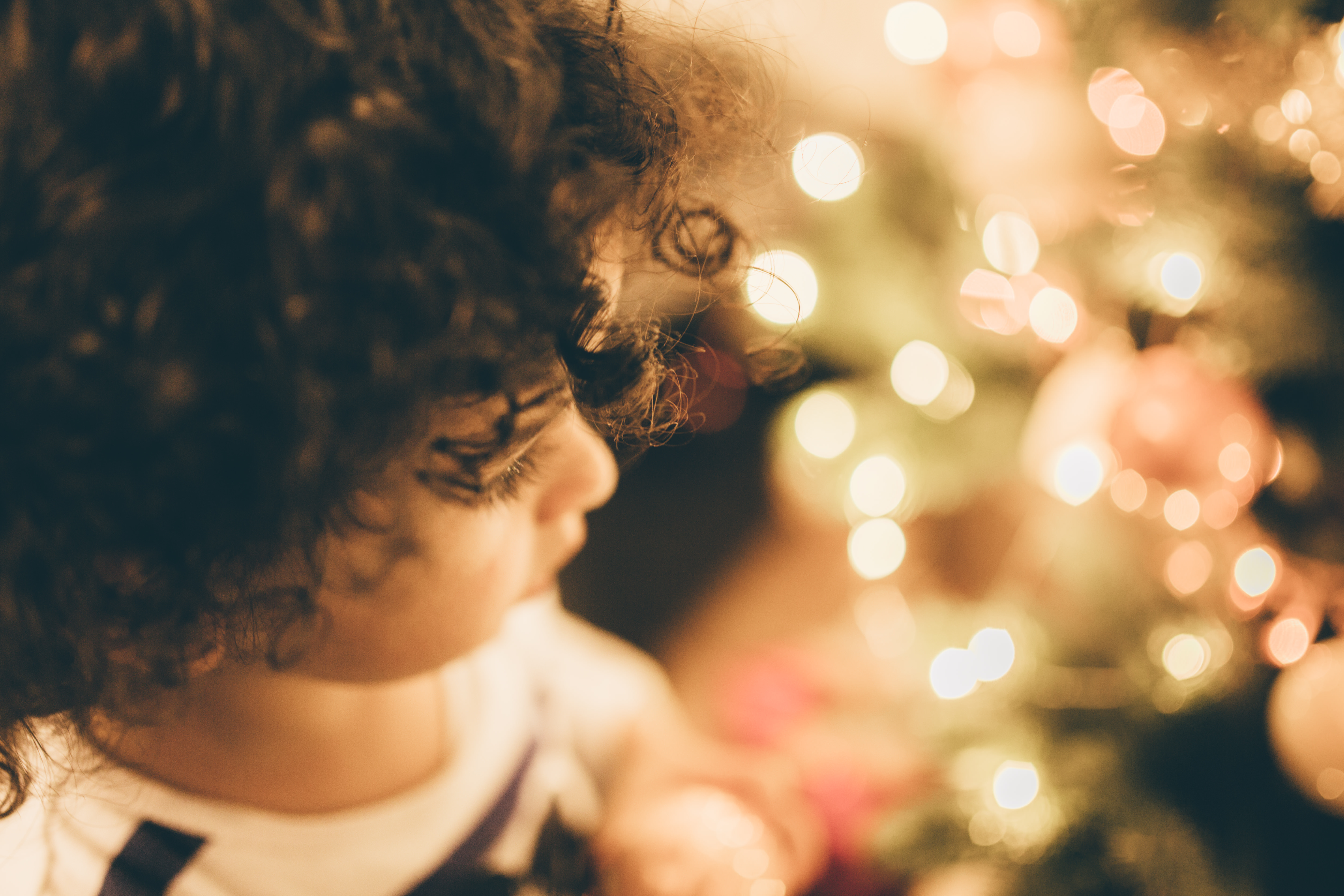 Giochi da fare in casa con i bambini per un Natale al sapore di magia