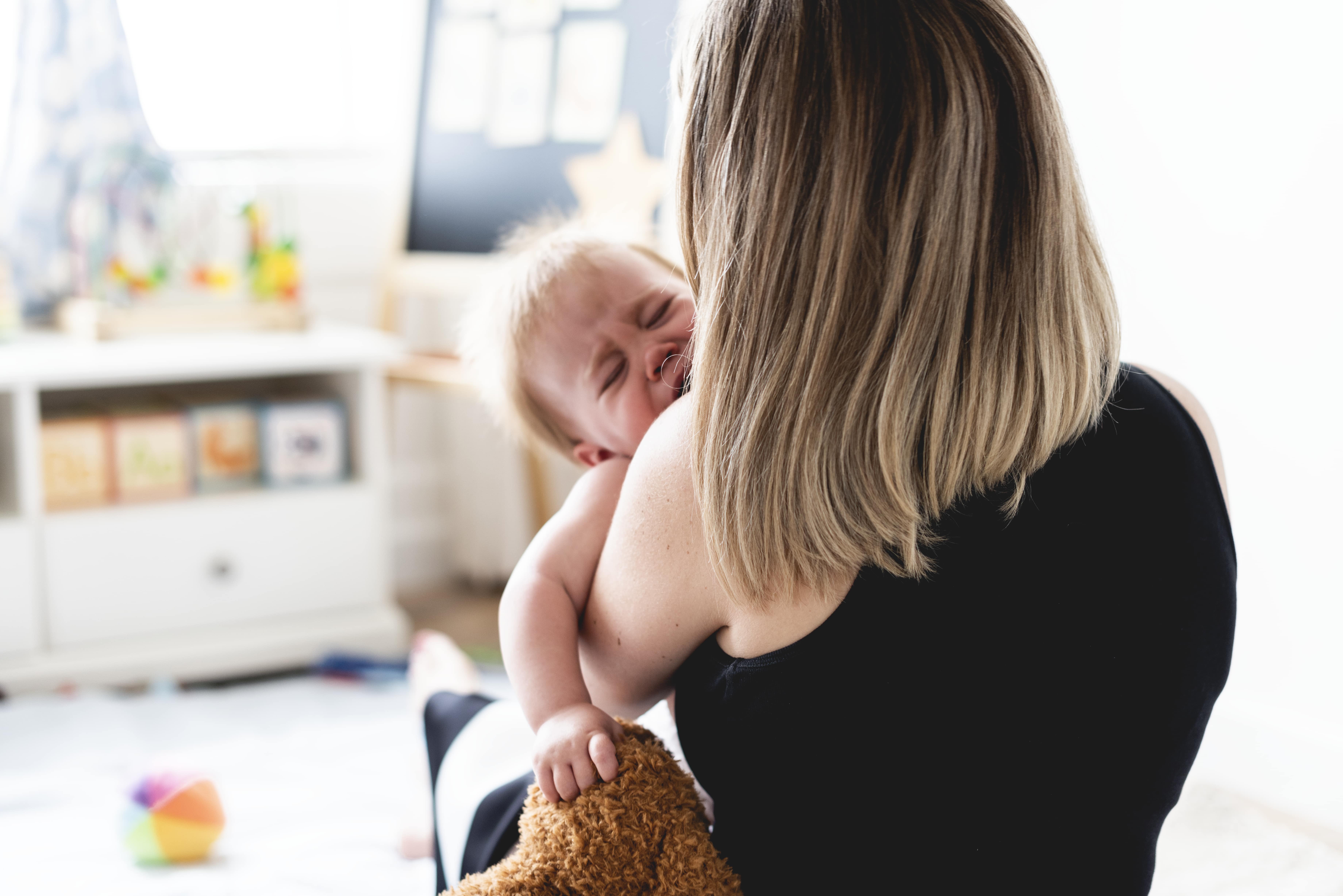 Come calmare il pianto di un neonato: 5 consigli e 1 segreto